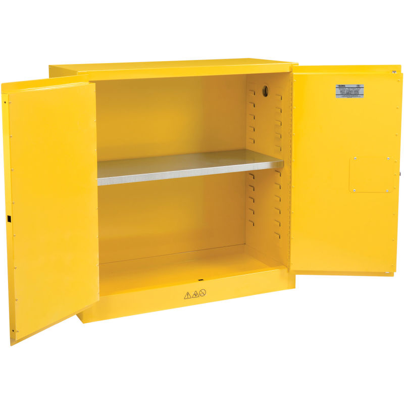 Global Industrial™ Flammable Liquid Cabinet, 30 Gallon Manual Close Double Door, 43"Wx18"Dx44"H
